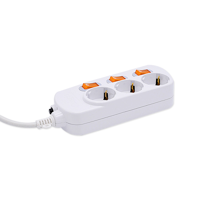 3 uttag EU -standarduttag med oberoende switch- och överbelastningsskyddsknapp 3 uttag EU -standarduttag med oberoende switch- och överbelastningsskyddsknapp
